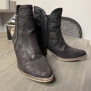 Macy’s boots